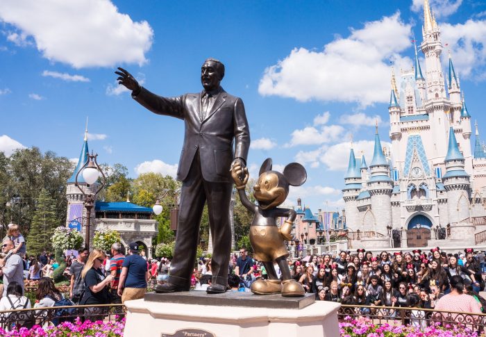 Gdzie zabrać swoją pociechę – czy wycieczka do Disneylandu to dobry pomysł?